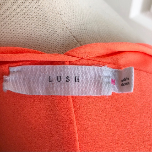 LUSH Oversized Loose Fit top With Shirttail Hem. - Picture 4 of 4